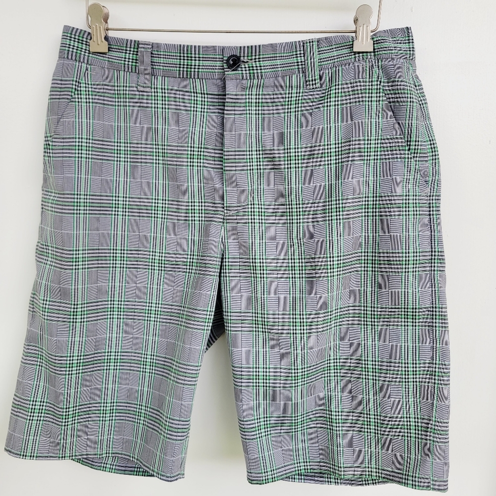 Travis Mathew Plaid Flat Front Casual Shorts Golf Prepy Size 32